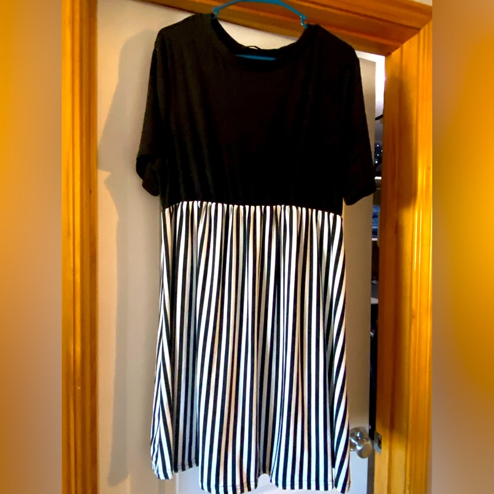 Super cute, never worn!